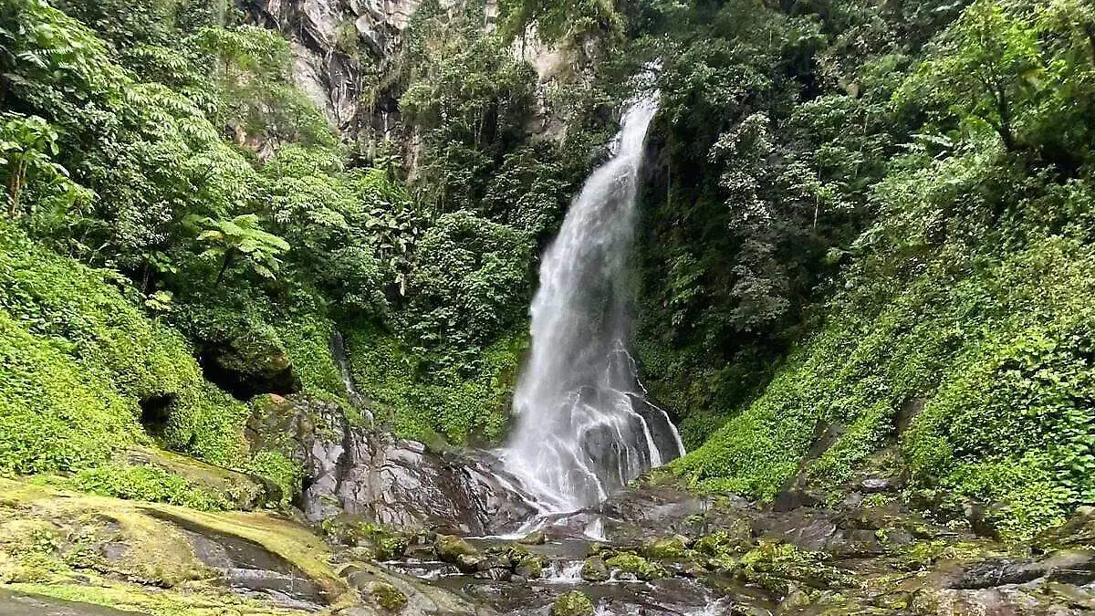 cascada las nubes